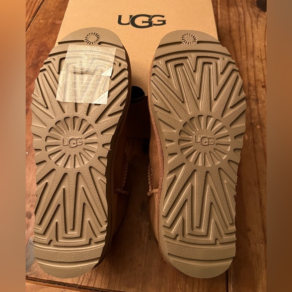 NEW Ugg Chestnut Ultra Mini Size 7 - Picture 4 of 5